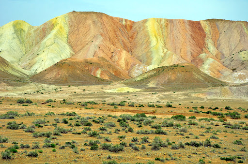 کوه های رنگی شاهرود