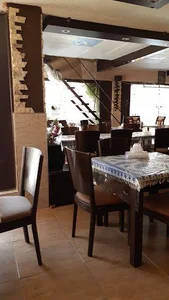 رستوران و سفره خانه سنتی مهر و ماه