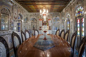 کافه رستوران خانه فروغی