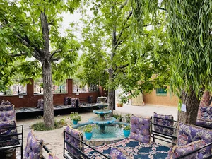 رستوران کاریز