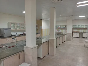 آزمایشگاه شیمی آلی/معدنی