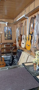 فروشگاه موسیقی سعیدی(تدریس گیتار)