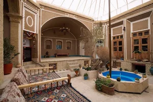 Delkhash Guesthouse اقامتگاه بومگردی دلخش