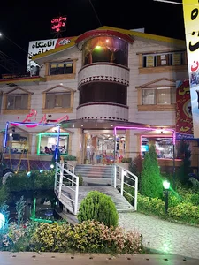 رستوران دلفین فومن