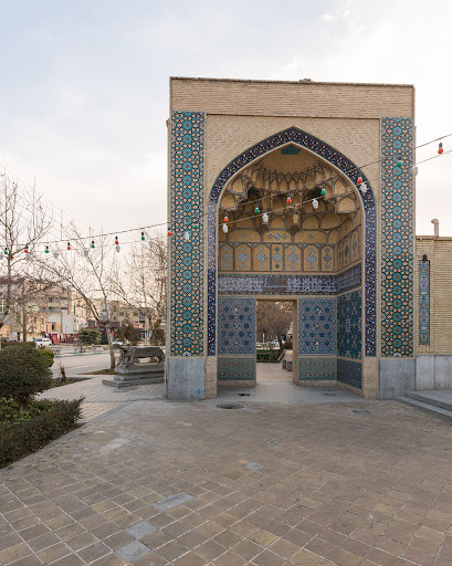 شیر درب کوشک