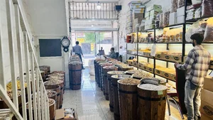 خشکبار طهماسبی