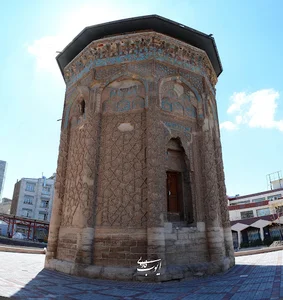 گنبد کبود و مدور مراغه