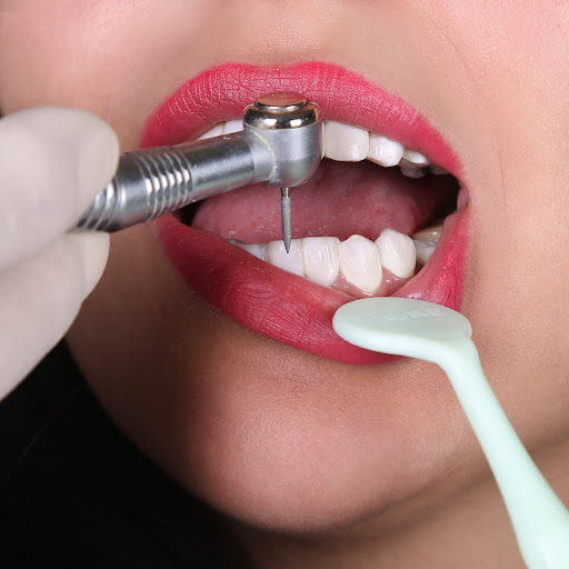 مطب دندانپزشک دکتر فرزاد ذوالفقاری