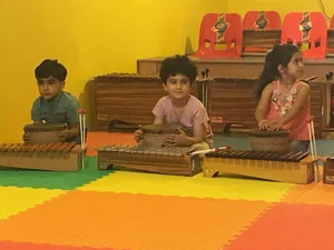 Ahang Institute آموزشگاه موسیقی آهنگ