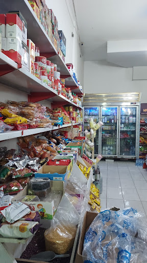 هایپرمارکت طاها