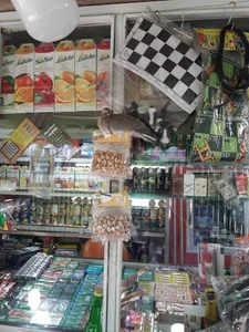 دکه روزنامه فروشی عادل