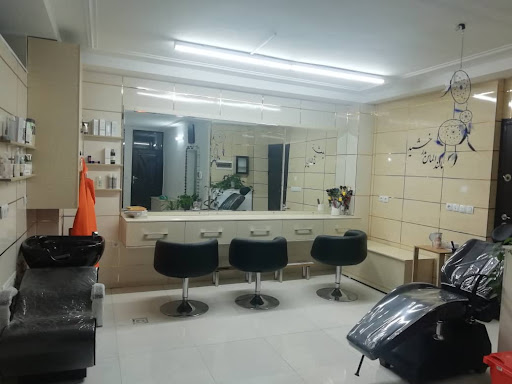 سالن زیبایی آرا بیوتی
