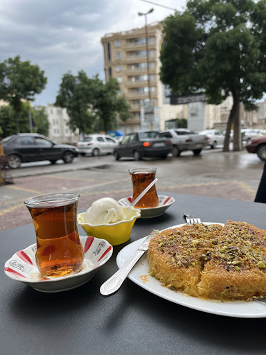 کافه قنادی تاتلی