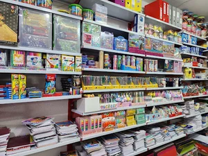 فروشگاه کلاه قرمزی