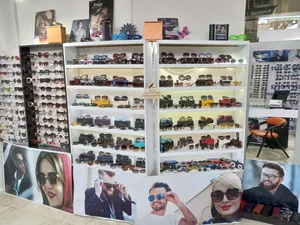 عینک سازی وبینائی سنجی پیروزی 5