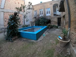 خانه پدری آدینه