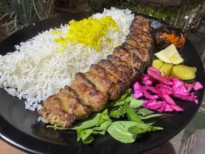 رستوران سنتی شمعدونی 4