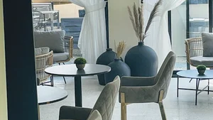 على ورد لاونج