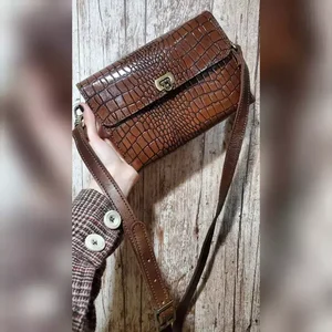 دوخت انواع محصولات چرم طبیعی دستدوز باقری 2