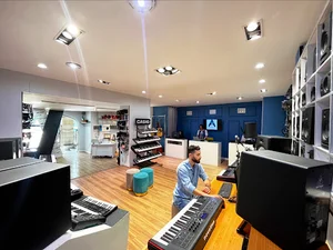 آدیوشاپ
