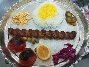 سفره خانه سنتی عقیق