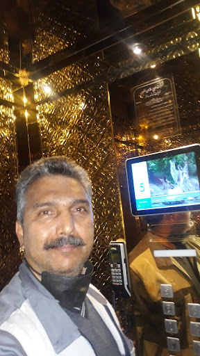 دنیا آسانسور