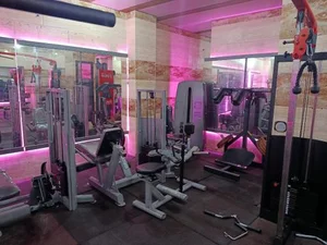 باشگاه بدنسازی مهرزاد 2
