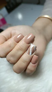 ناخن کده نورا