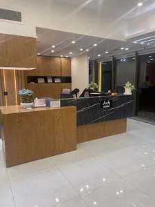کلینیک تخصصی پوست و مو پریسان