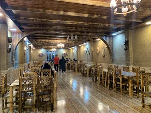 رستوران سنتی خورشید سرخ