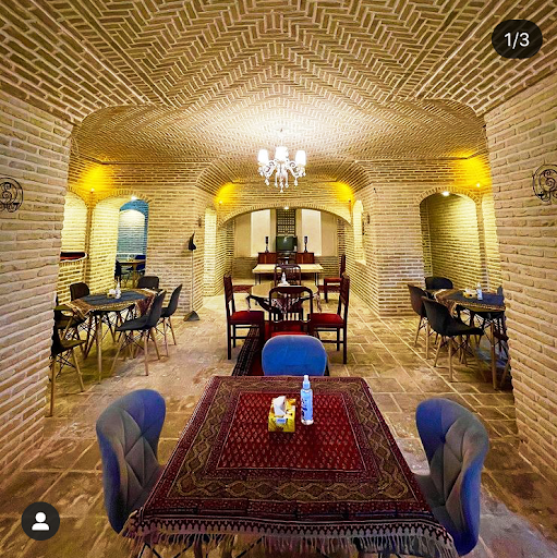 کافه رستوران عمارت چارستون