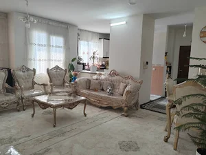 مشاور املاک حسام ۶
