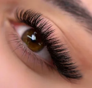 خدمات تخصصی مژه و ابرو پاتریشیا 5