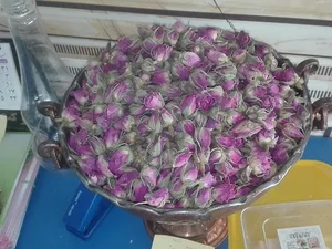 توزیع گلاب و عرقیات حمید رضا عربی مشکانی