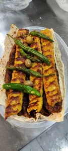 تهیه غذای هلیا 2