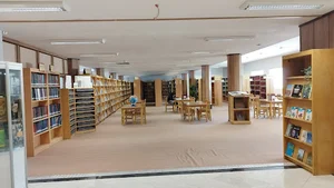 کتابخانه مرکزی دانشگاه آزاد خمینی شهر