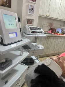 مرکز زیبایی و لیزر شادیم 5