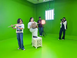 استودیو فیلم برداری و کروماکی چکاوا