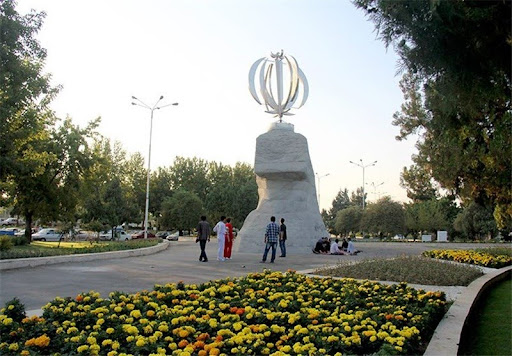 میدان مجسمه