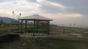 پارک ساحلی گلسار حویق
