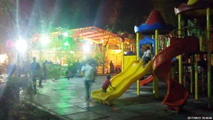 زمین بازی کودکان