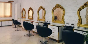 آرایشگاه زن روز
