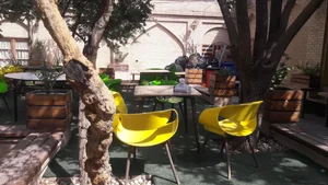 کافه سنتی باغ ارم 2