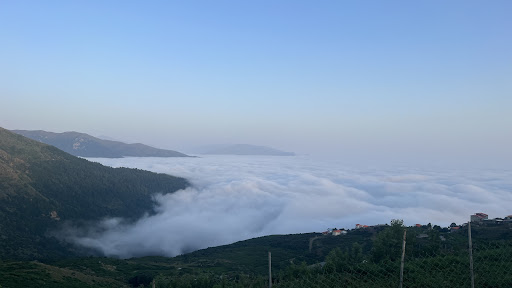 اقامتگاه روبه ابرها