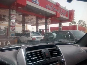 جایگاه بنزین دانشگاه