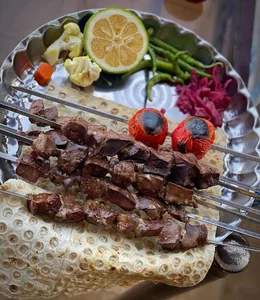 کبابی آینالی_الف‌زاده