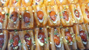 شیرینی آیسان