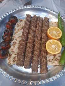 رستوران بابا میرزا