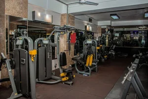 باشگاه بدنسازی یونیک فیتنس 5
