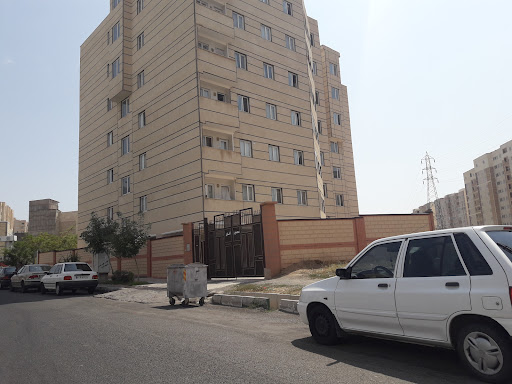 مشاور املاک هم میهن